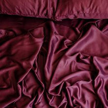 Load image into Gallery viewer, Plum Quilt Cover