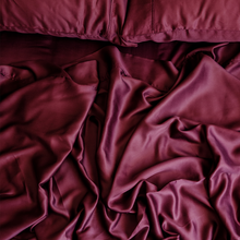 Load image into Gallery viewer, Plum Quilt Cover
